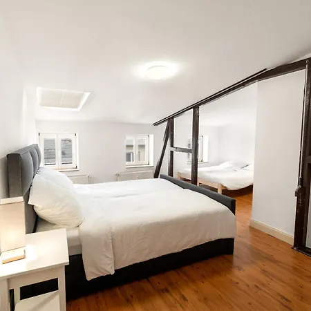 120qm Altstadt-apartment Mit Terrasse & Domblick - Direkt Am Markt * Шверін