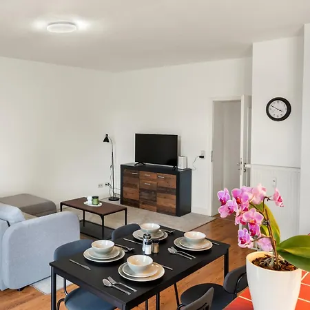 Апартаменти 120qm Altstadt-apartment Mit Terrasse & Domblick - Direkt Am Markt Шверін